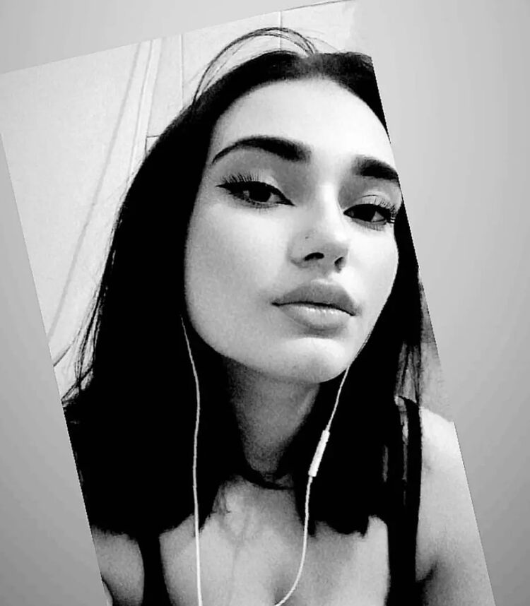  27066353  Maria, 22 ,    