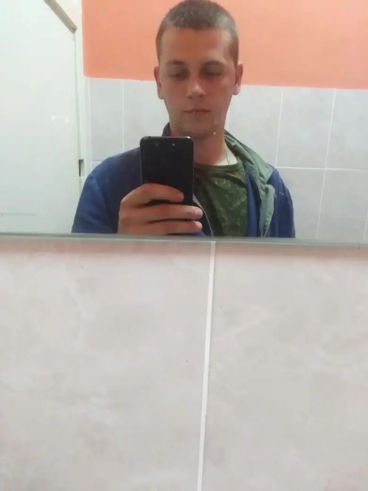  48627933  Leonid, 24 ,    