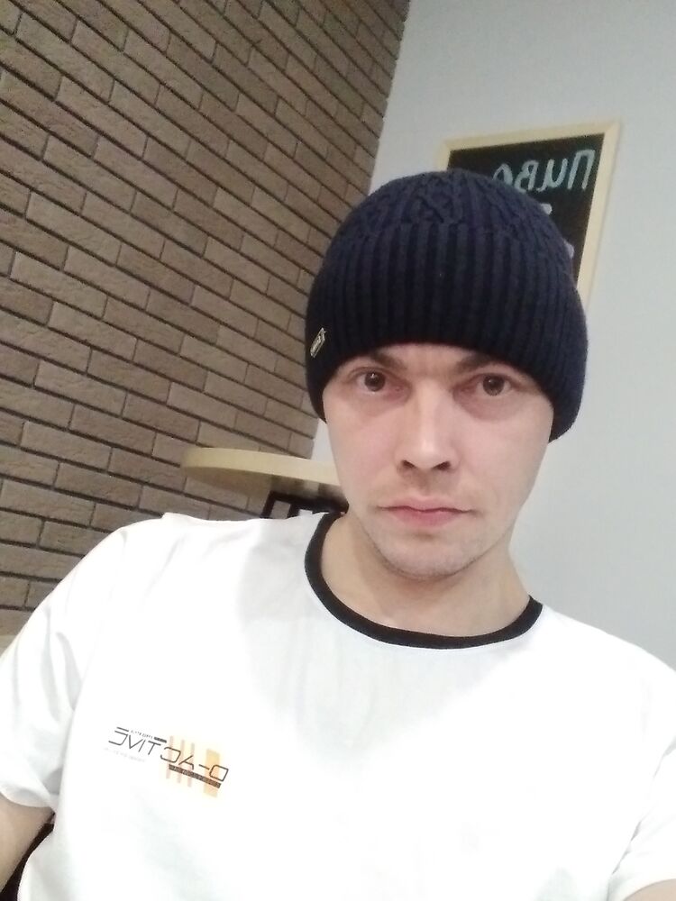  ,   Ivan, 32 ,   c 