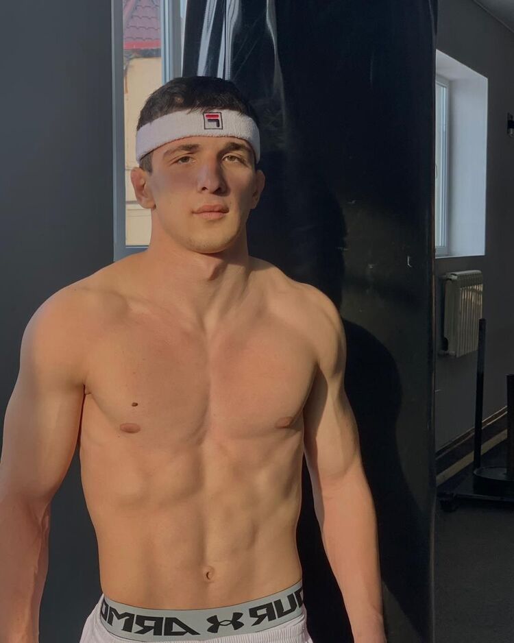  40569603  Sasha, 22 ,    