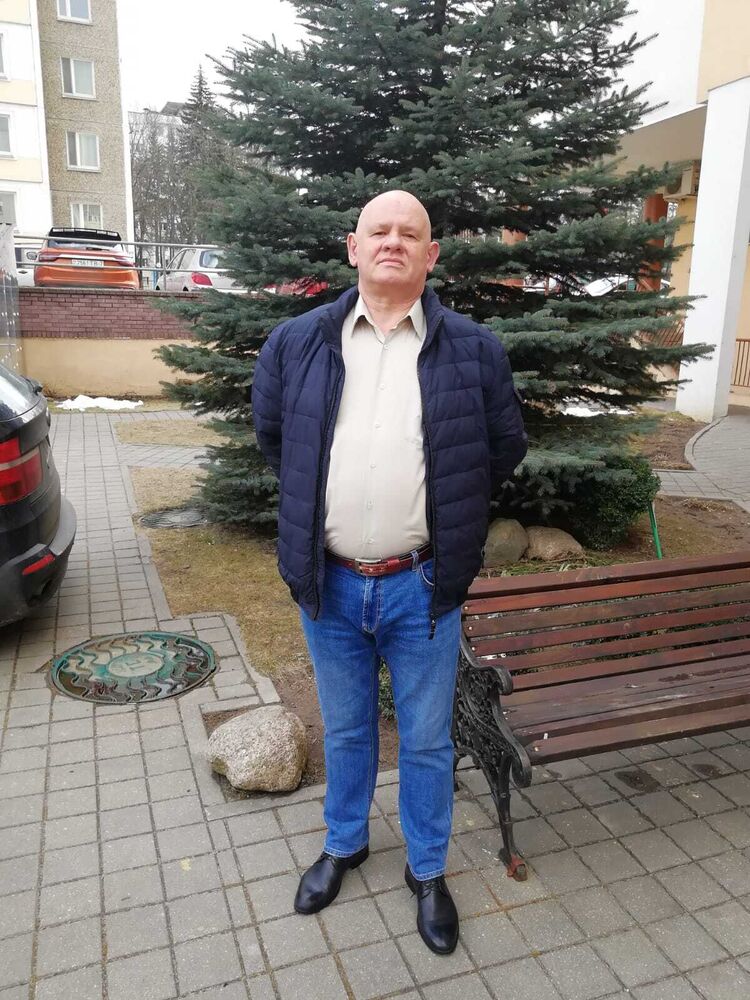  22644613  Igor, 52 ,    