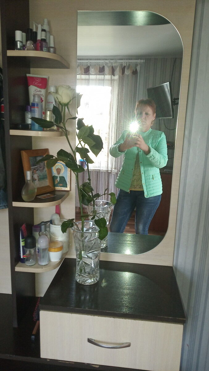  ,   Olia, 42 ,   ,   , c 