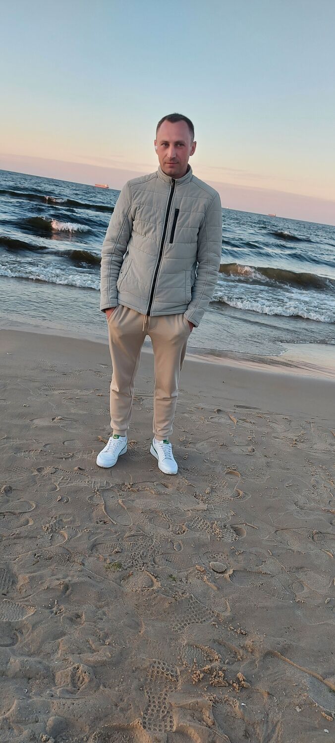  27055993  Alexandr, 36 ,    