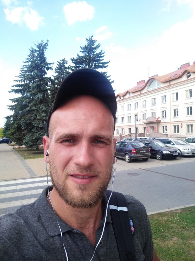  44974513  Konstantin, 34 ,    