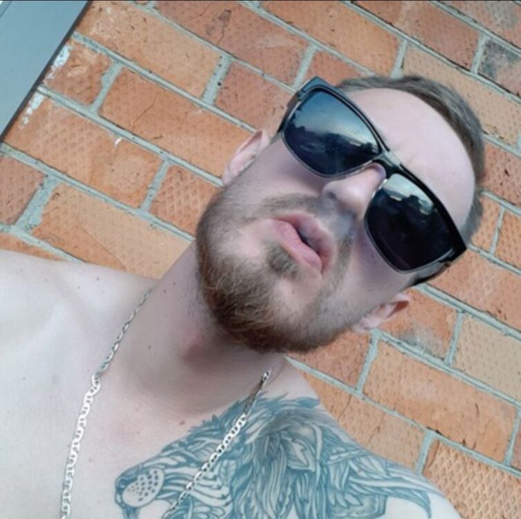  ,   Anton, 32 ,   ,   , c , 