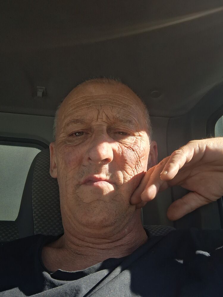  51627923  Ura, 59 ,    