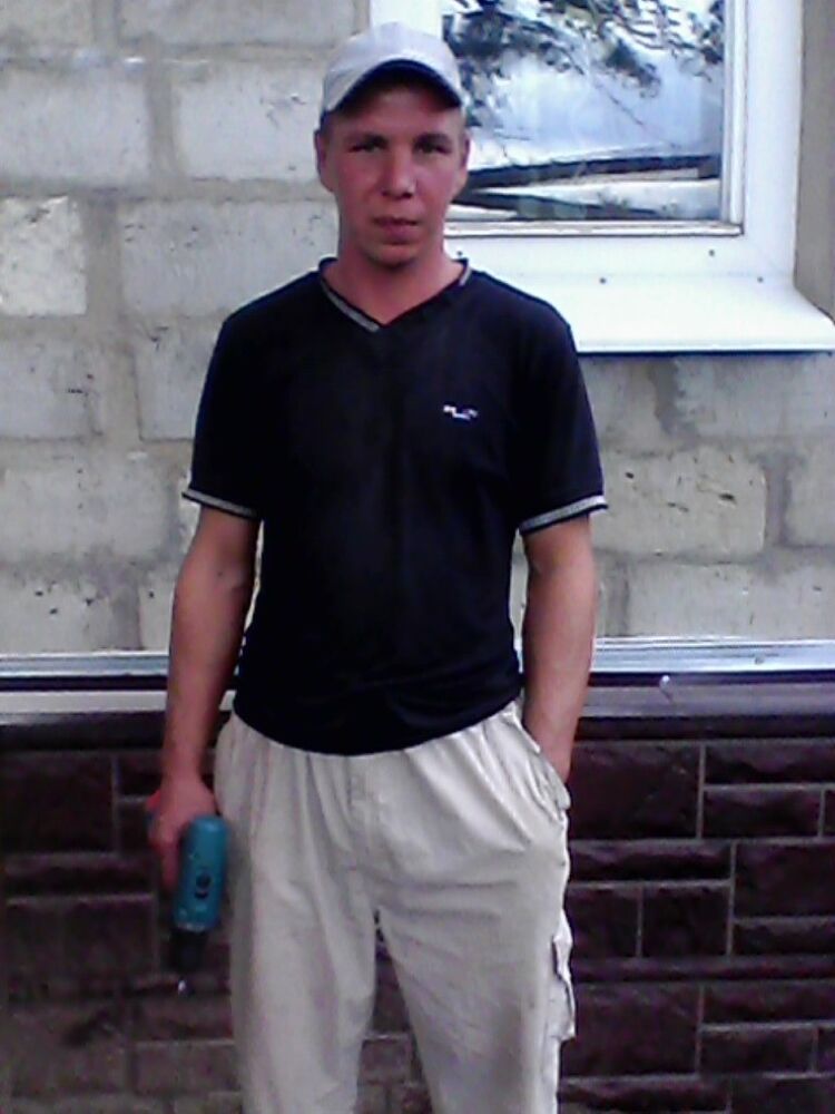  11406823  Alex, 41 ,    