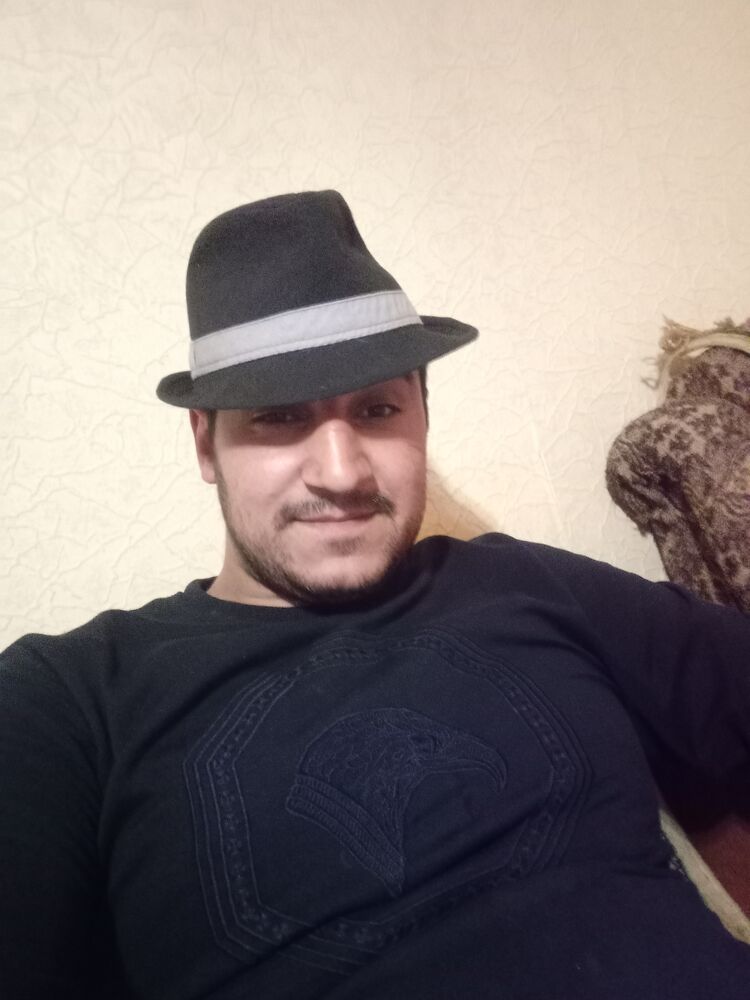  46833133  Artur, 30 ,    
