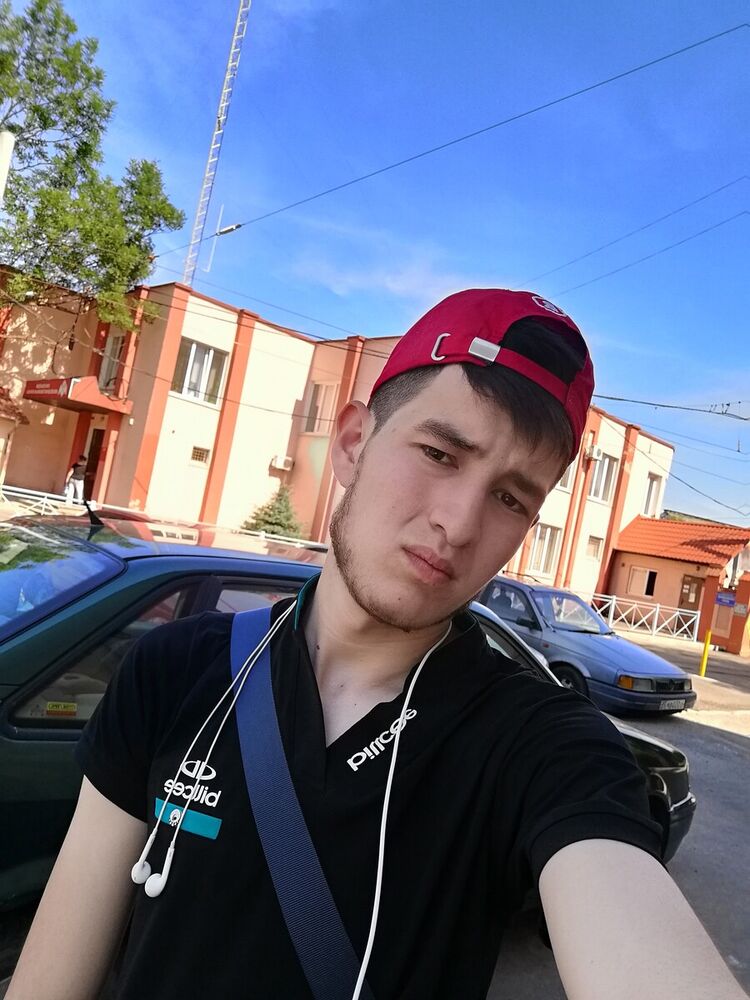  20846643  Bek, 26 ,    