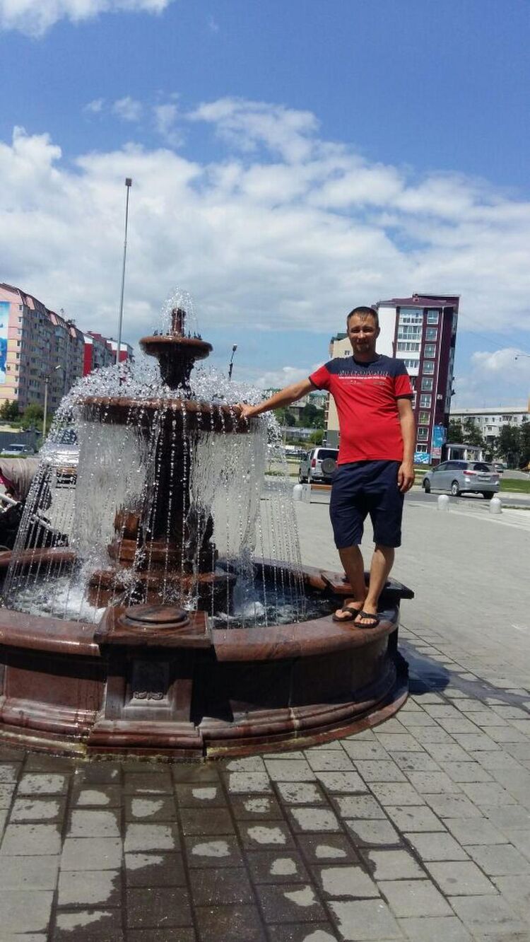  ,   Vitaly, 41 ,   c 