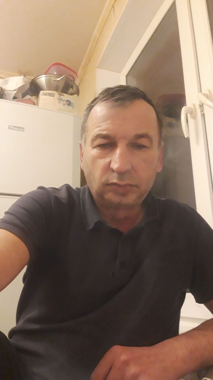  46909793  , 52 ,    