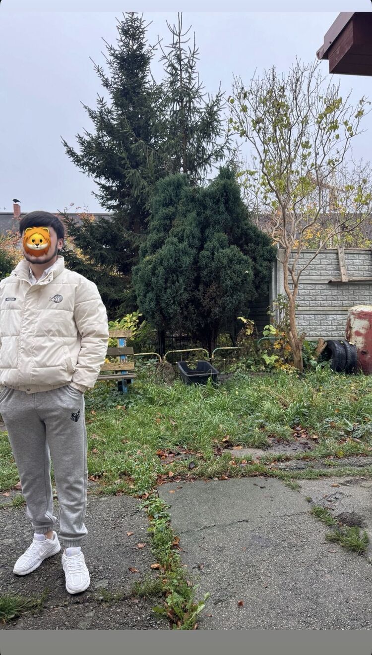  54705573  Abdulbosit, 19 ,    