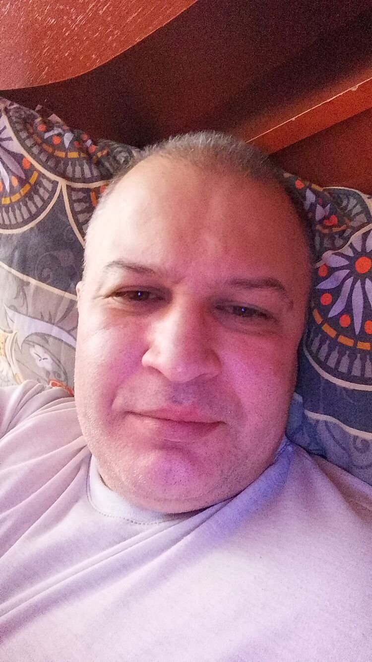  53749443  Arthur, 52 ,    -