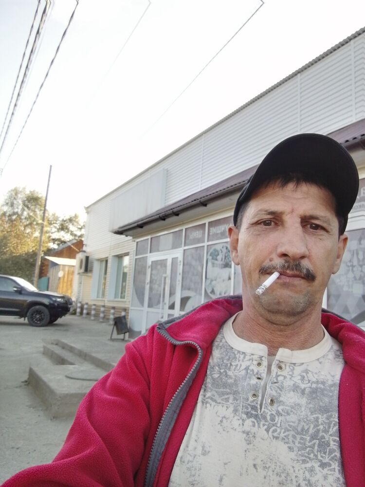 39851883  Valeri, 54 ,    