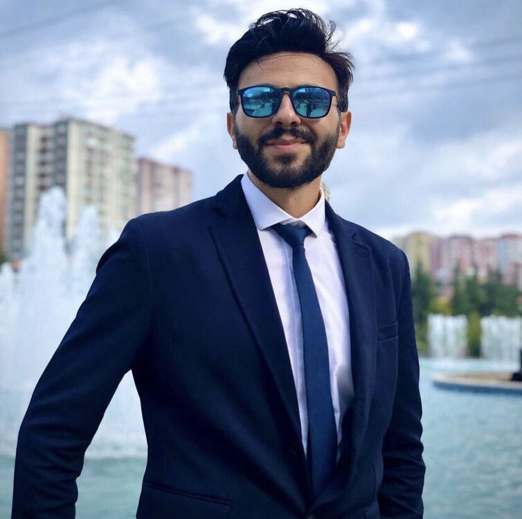  26238663  Burak, 32 ,    Ortakoy