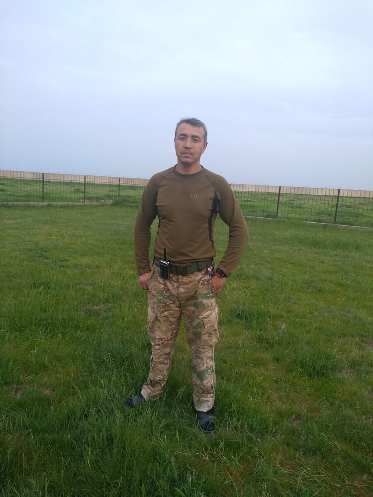  ,   Movlon, 44 ,     , c 
