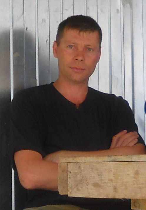  11892933  Iurie, 48 ,     