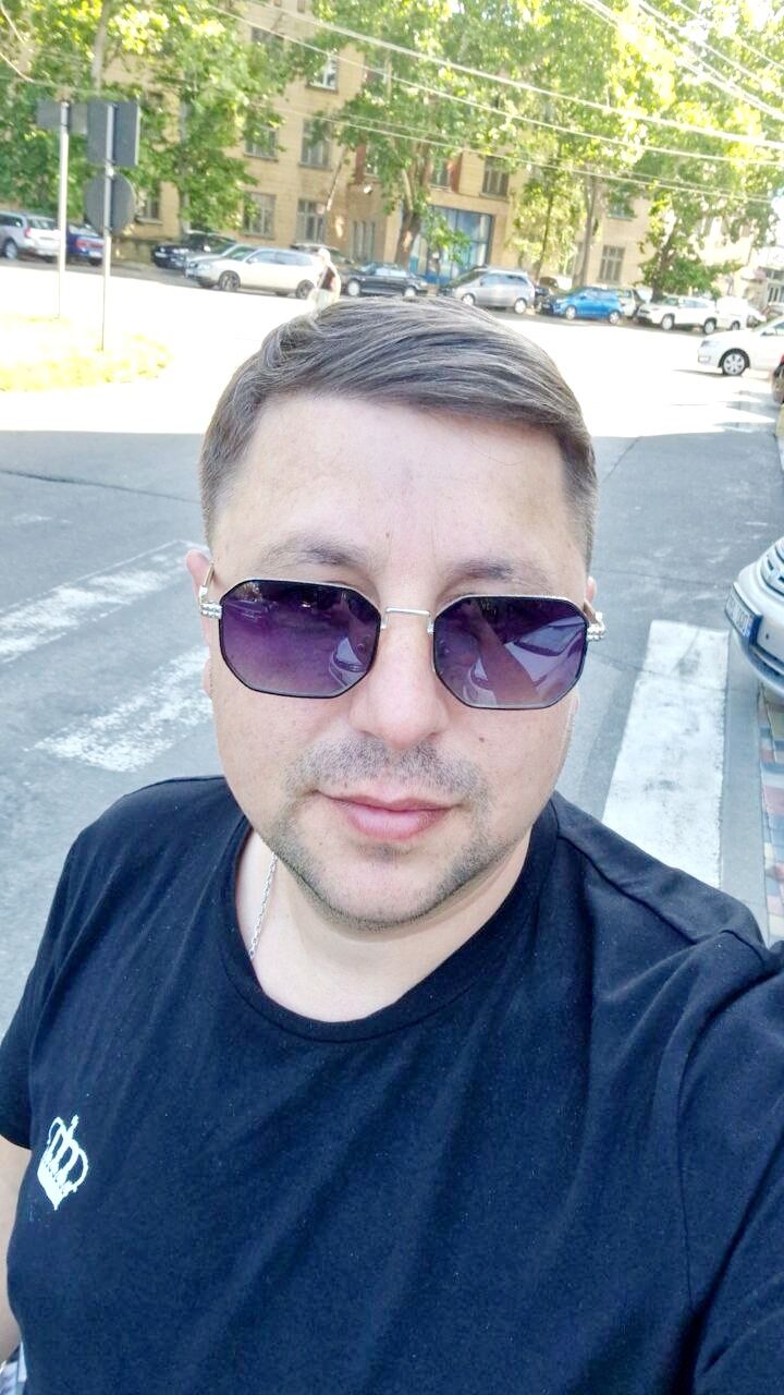  53076063  Erik, 39 ,    