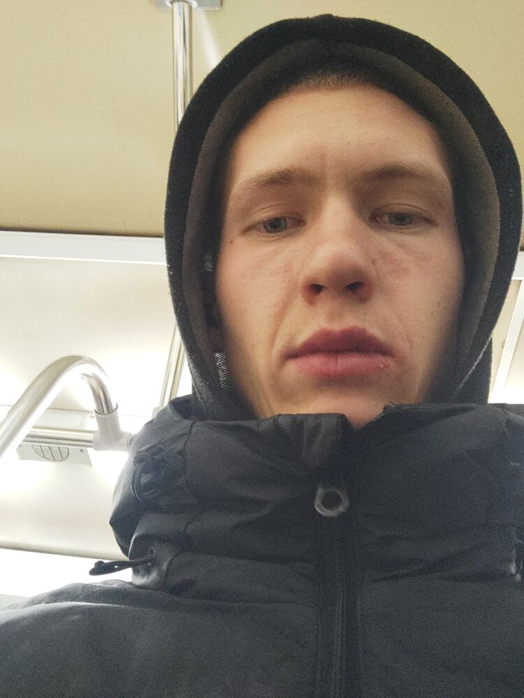  ,   Mikhail, 27 ,   ,   