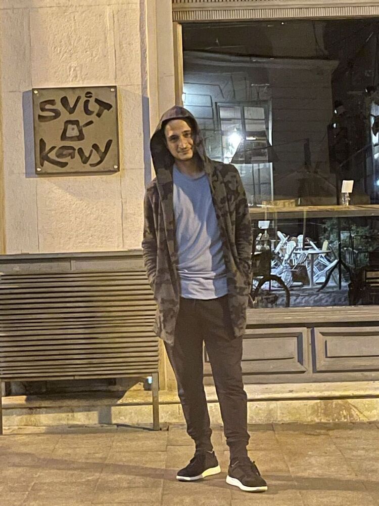 30309883  Arslan, 43 ,    