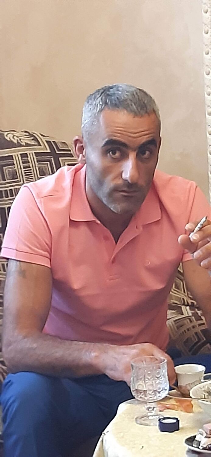  42389373  Gevor, 41 ,    