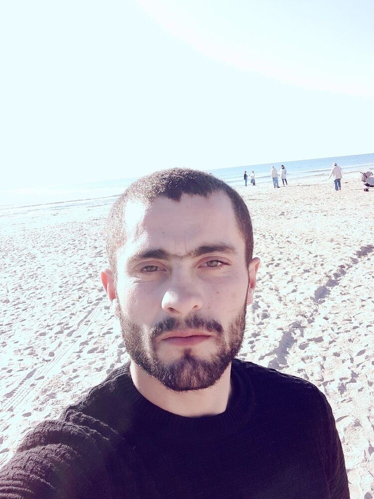  ,   Aren, 31 ,   ,   , c 