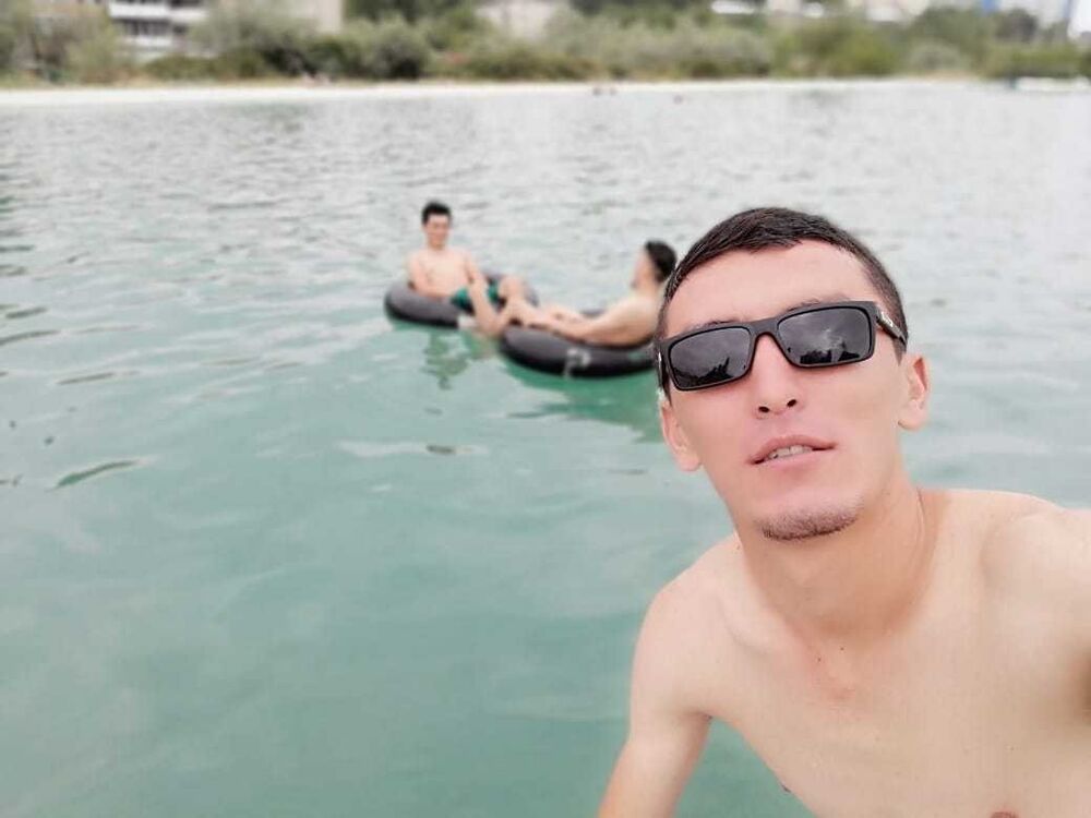  ,   Erik, 31 ,  