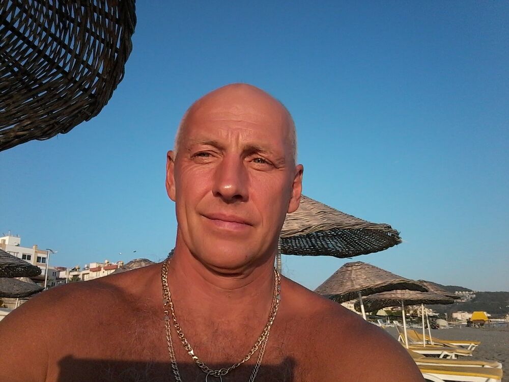  11526013  Oleg, 54 ,    