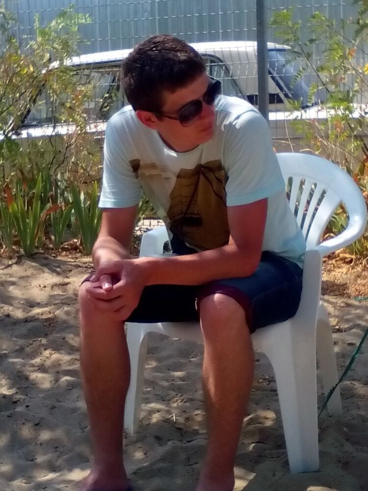  8873613  Vasya, 33 ,    