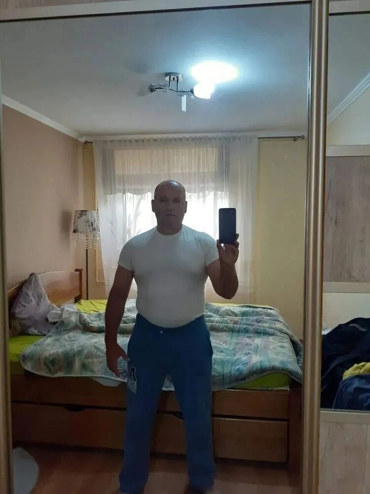  47071673  Anatol, 43 ,    