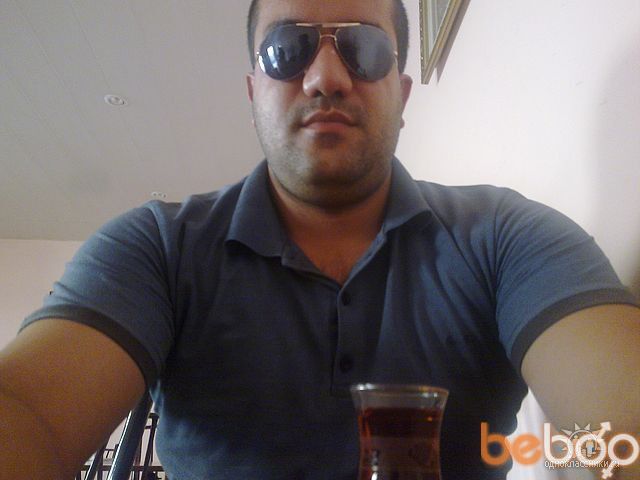  ,   Arkadi, 49 ,  
