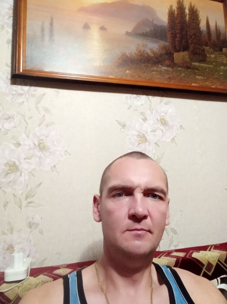  18221983  , 44 ,    