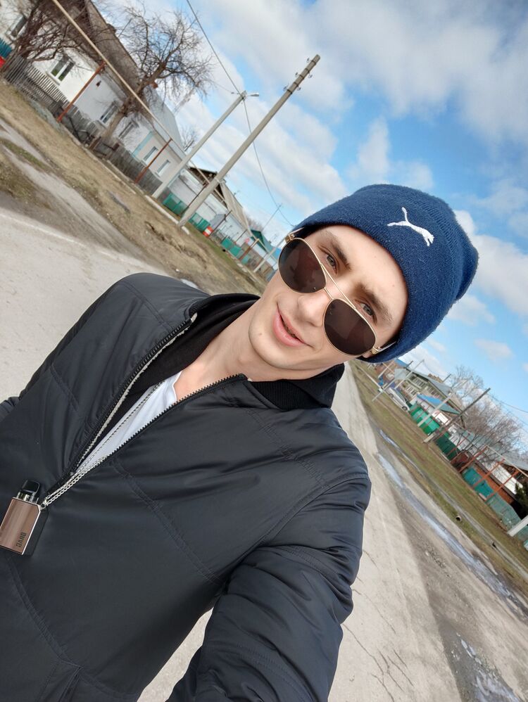  ,   Viktor, 23 ,   ,   
