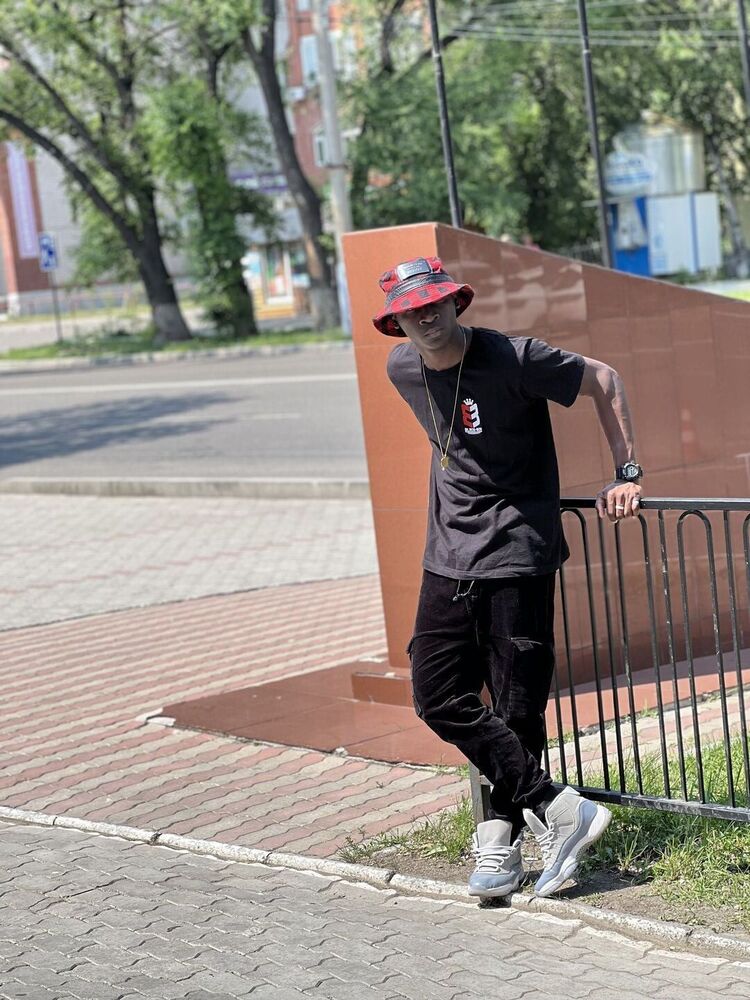  45379083  , 24 ,    