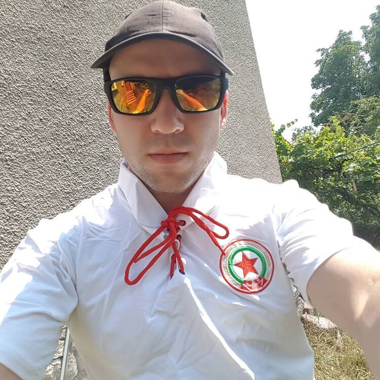  37914943  , 33 ,    