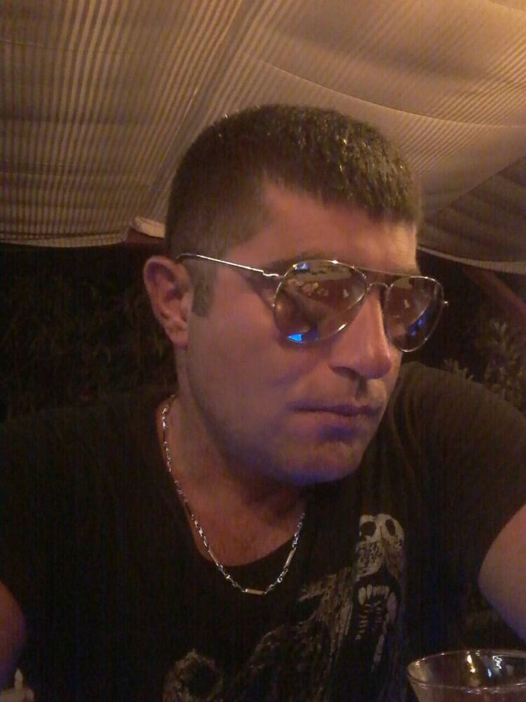  16114483  Zaur, 42 ,    