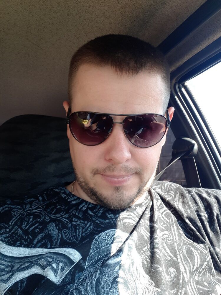  14749413  Antony, 44 ,    