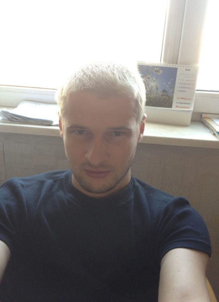  53700193  Konstantin, 35 ,    