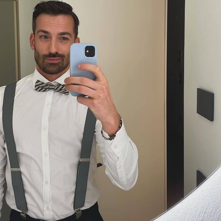  54152903  , 33 ,    --