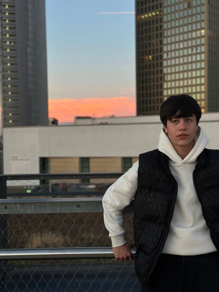 ���� 49395213 ����� ������, 19 ���, ���� ���������� � ���������