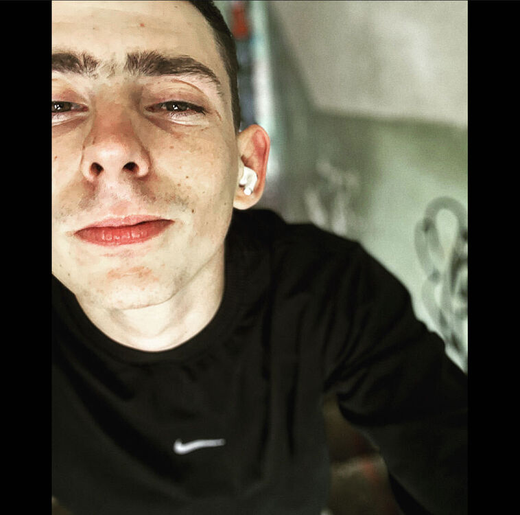  37471733  Danil, 23 ,    