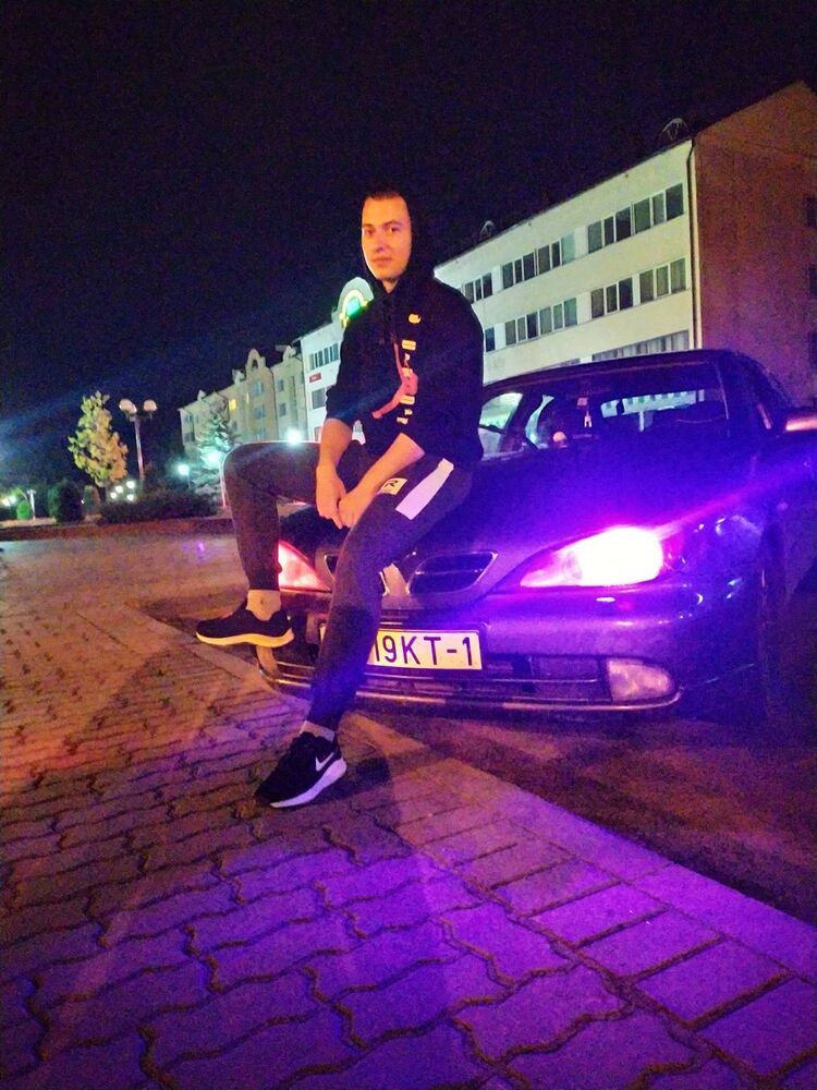  37713333  Andrey, 25 ,    