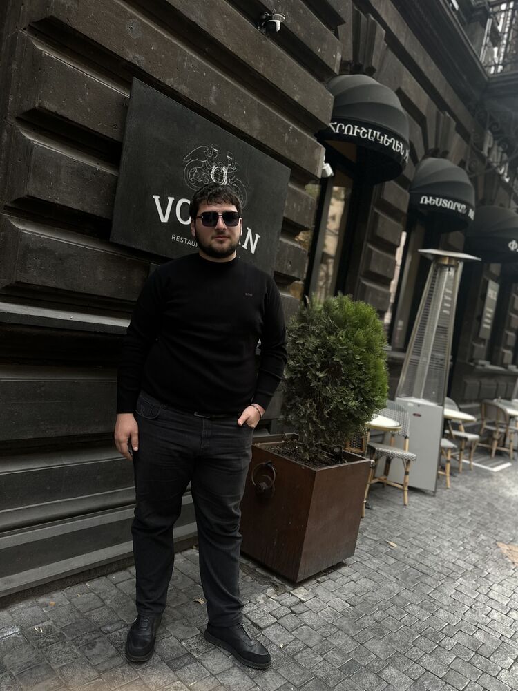  42612003  Vazgen, 23 ,    