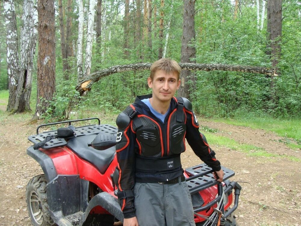  ,   Alexander, 33 ,   c 