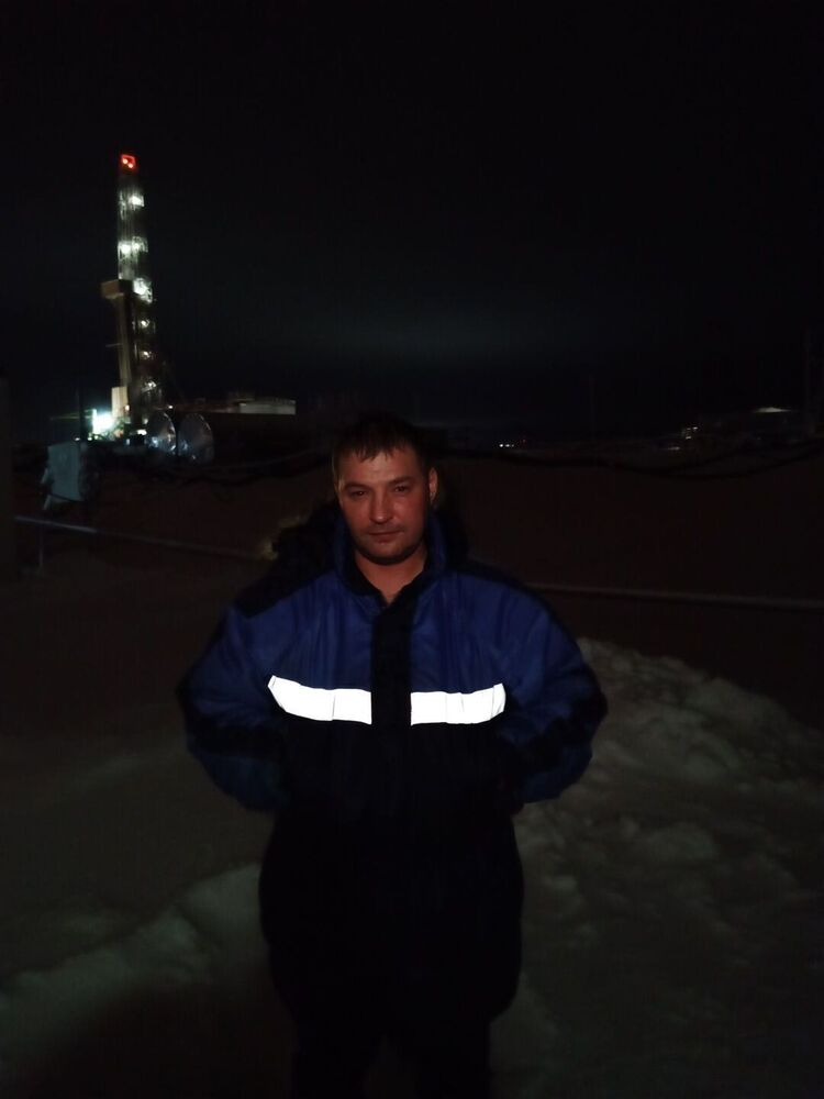  ,   Denis, 42 ,   ,   