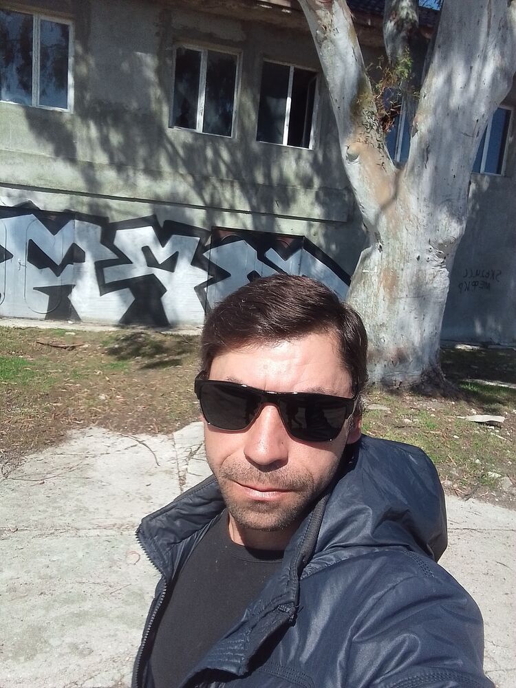  42205443  Valera, 42 ,    