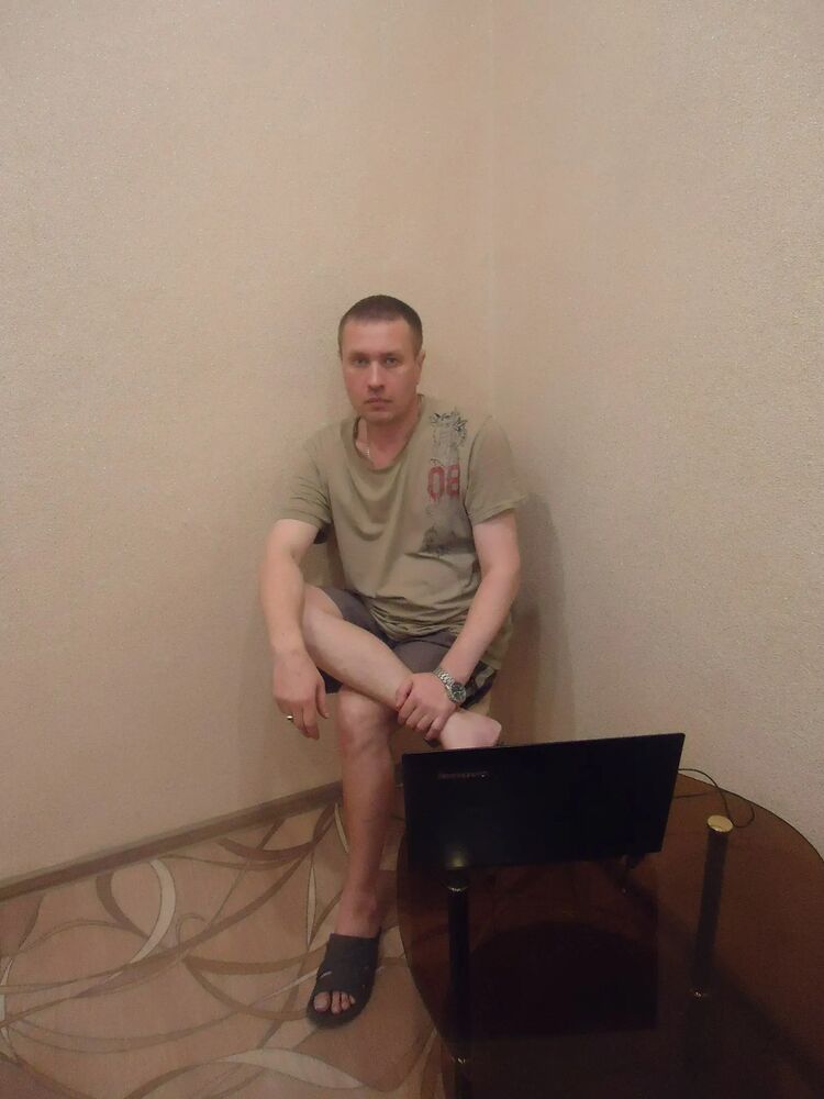  37328173  Oleg, 45 ,    -