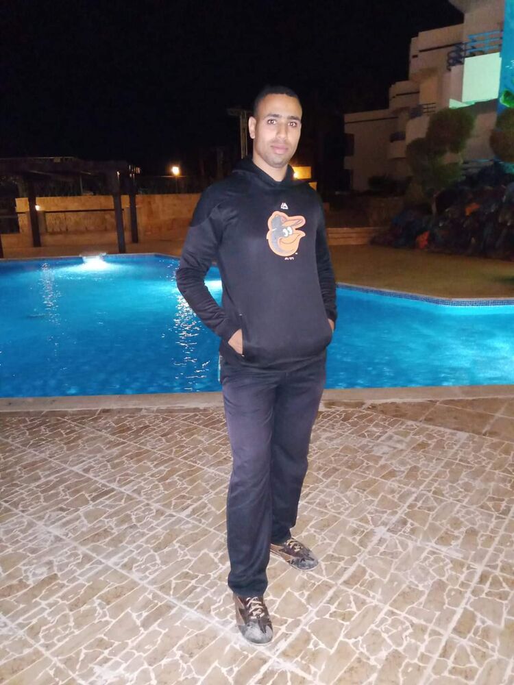  34322623  Taha, 30 ,    Al Ghardaqah