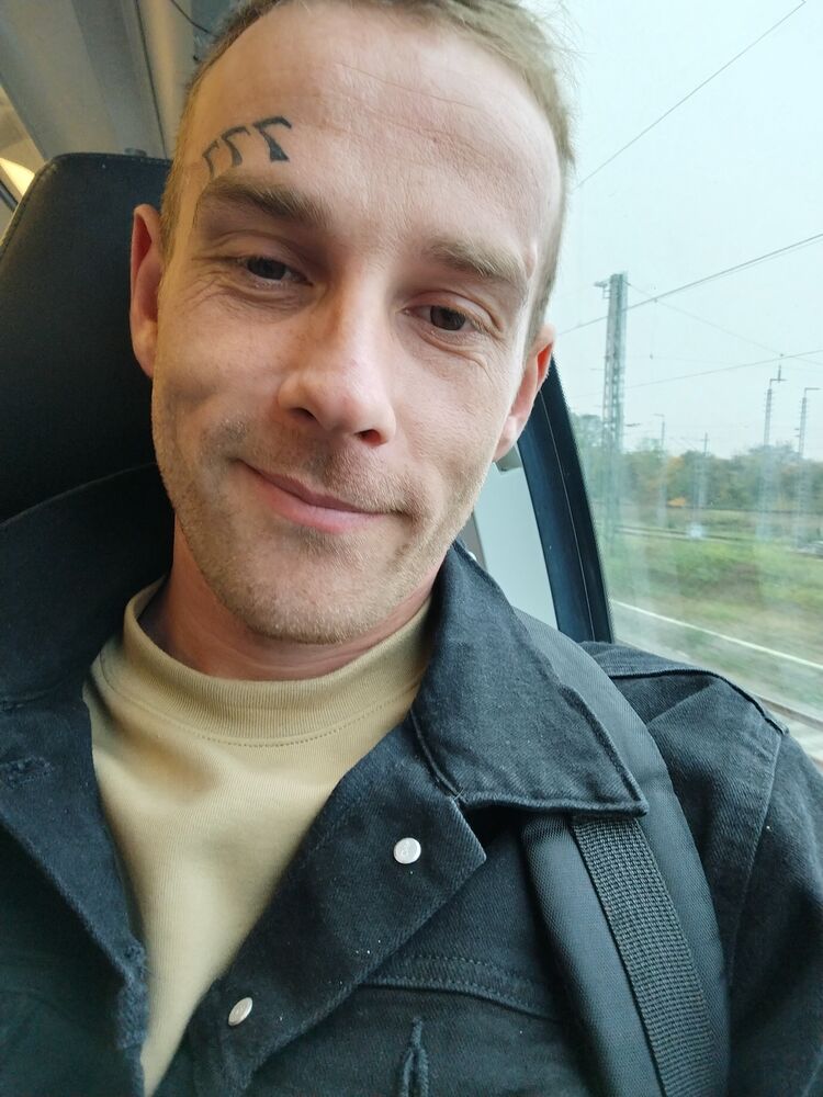  49614393  Vasyl, 29 ,    Viersen