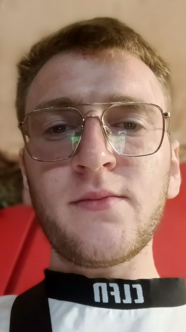  47648293  , 22 ,    